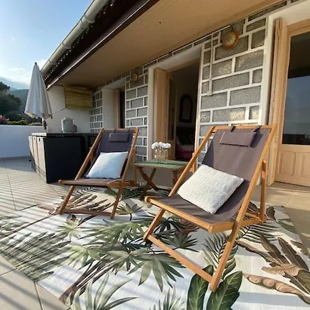 Hébergement de vacances Maison De Village En Granite