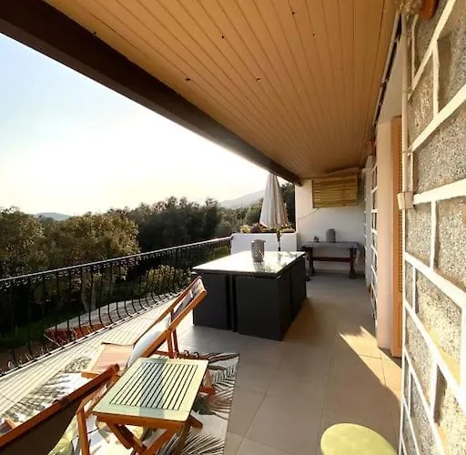 Maison De Village En Granite Порто-Веккьо